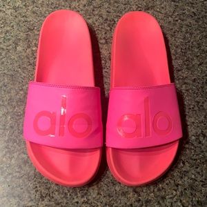 ALO Yoga Women's It Slide 2, Size 7, Hot Pink